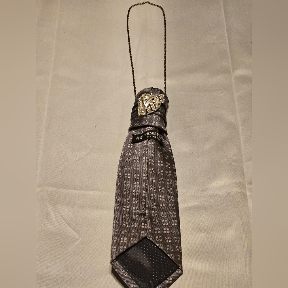Venetto Gray Patterned "Inverted Accessorized" Silk Tie With Chain ONLY
